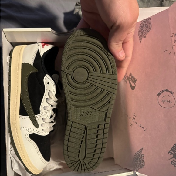 Jordan 1 Low OG SP Travis Scott’s - Picture 3 of 5